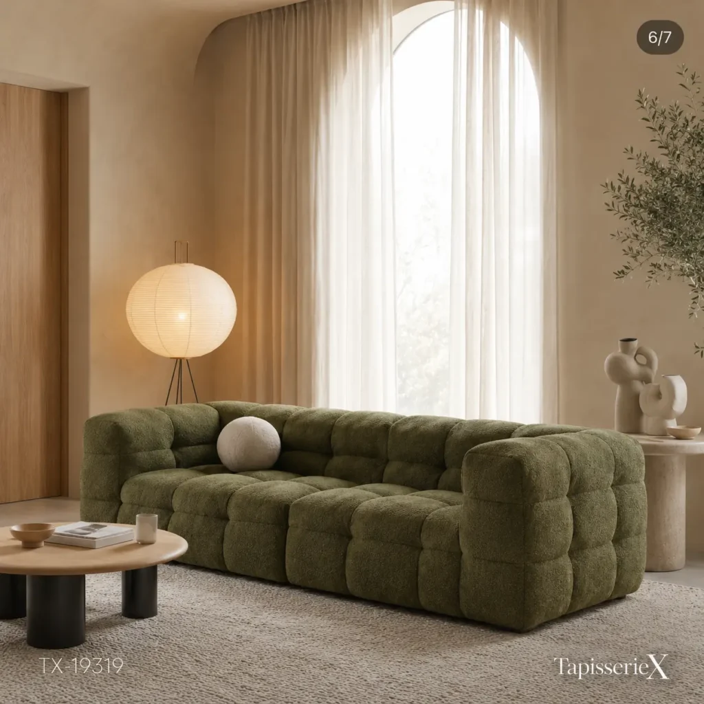 Canapé vert olive tendance 2026 à Marrakech – TapisserieX